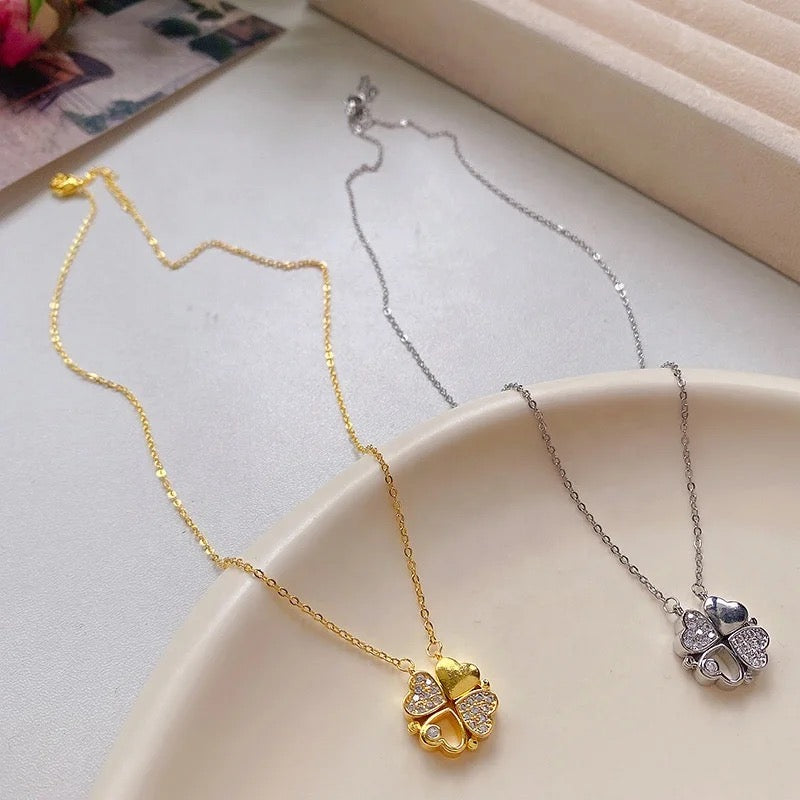 Collier d'amour de coeur de trèfle