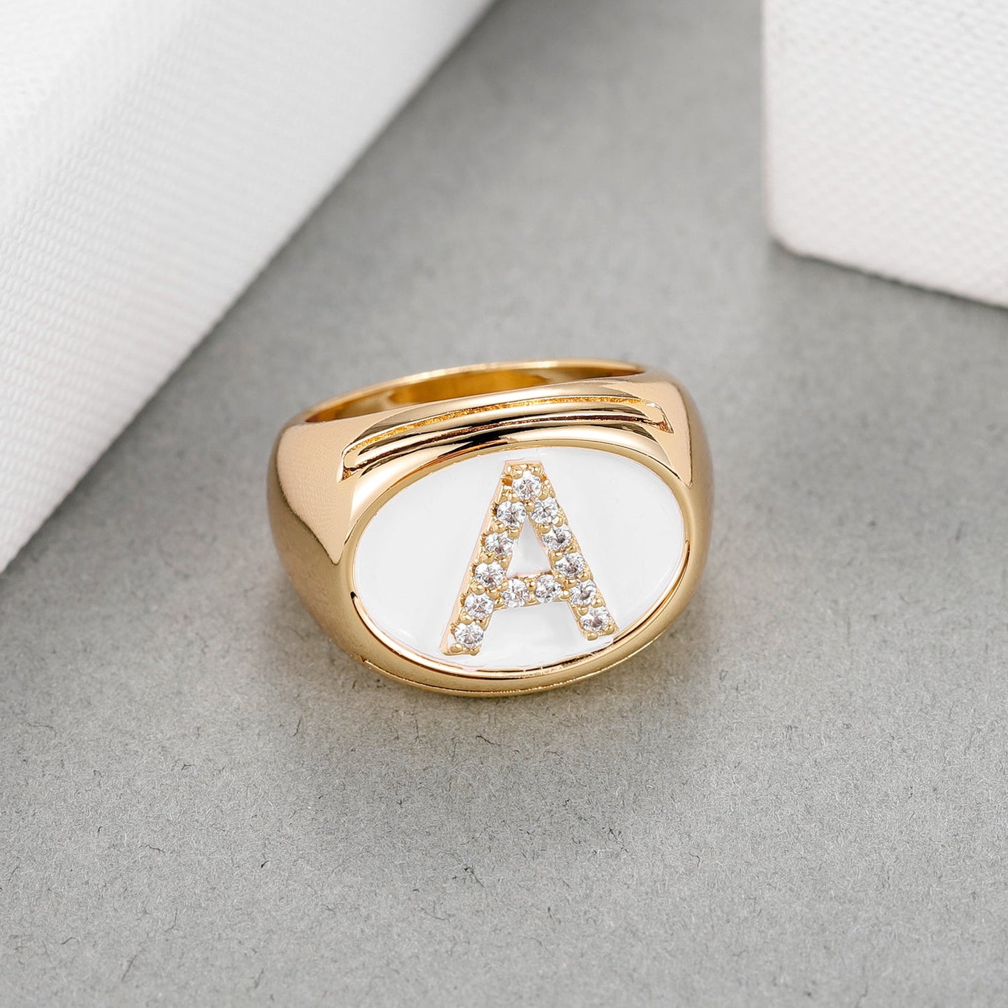 Gepersonaliseerde kroonnaamring