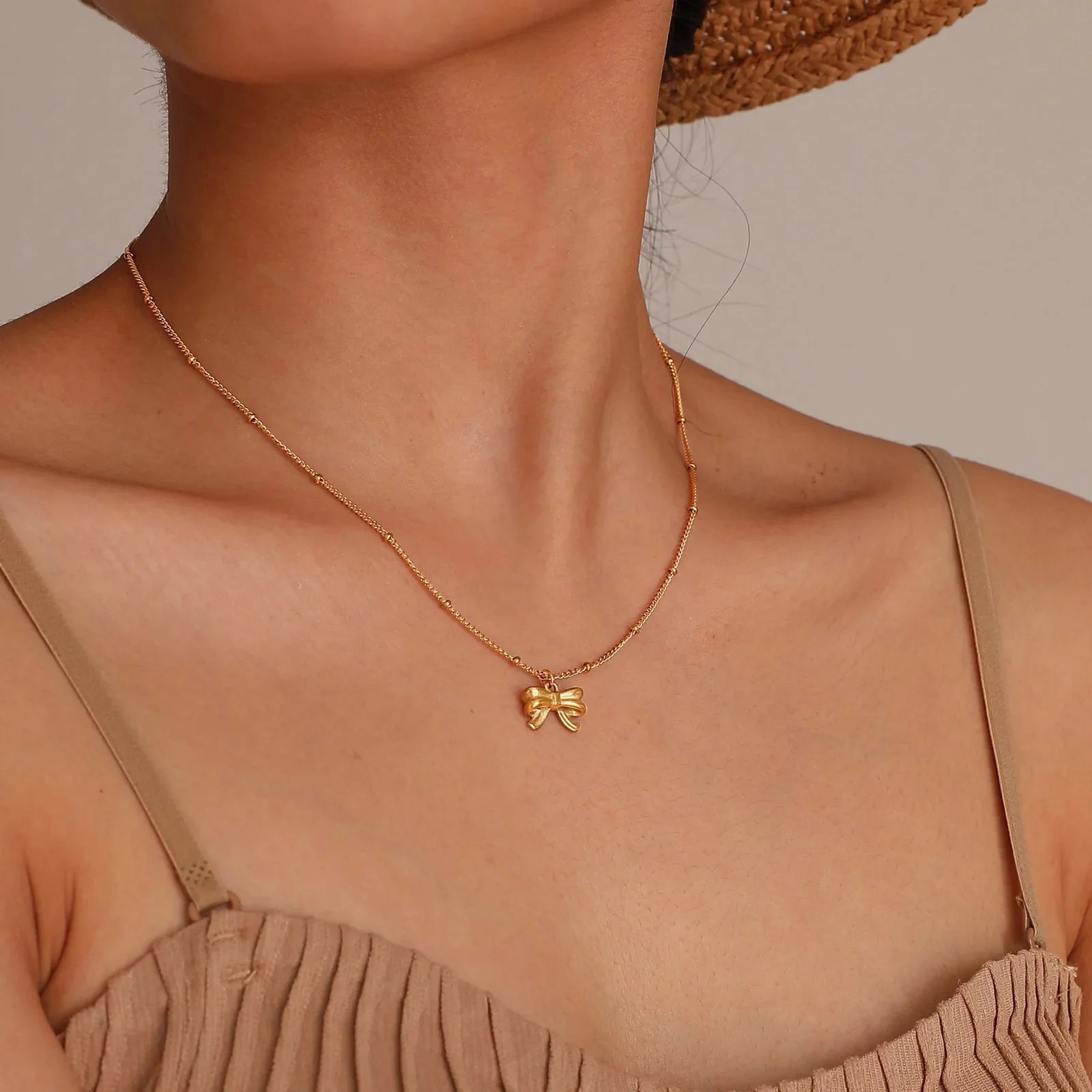 14k Dainty Feminine Bow Necklace - Veinci
