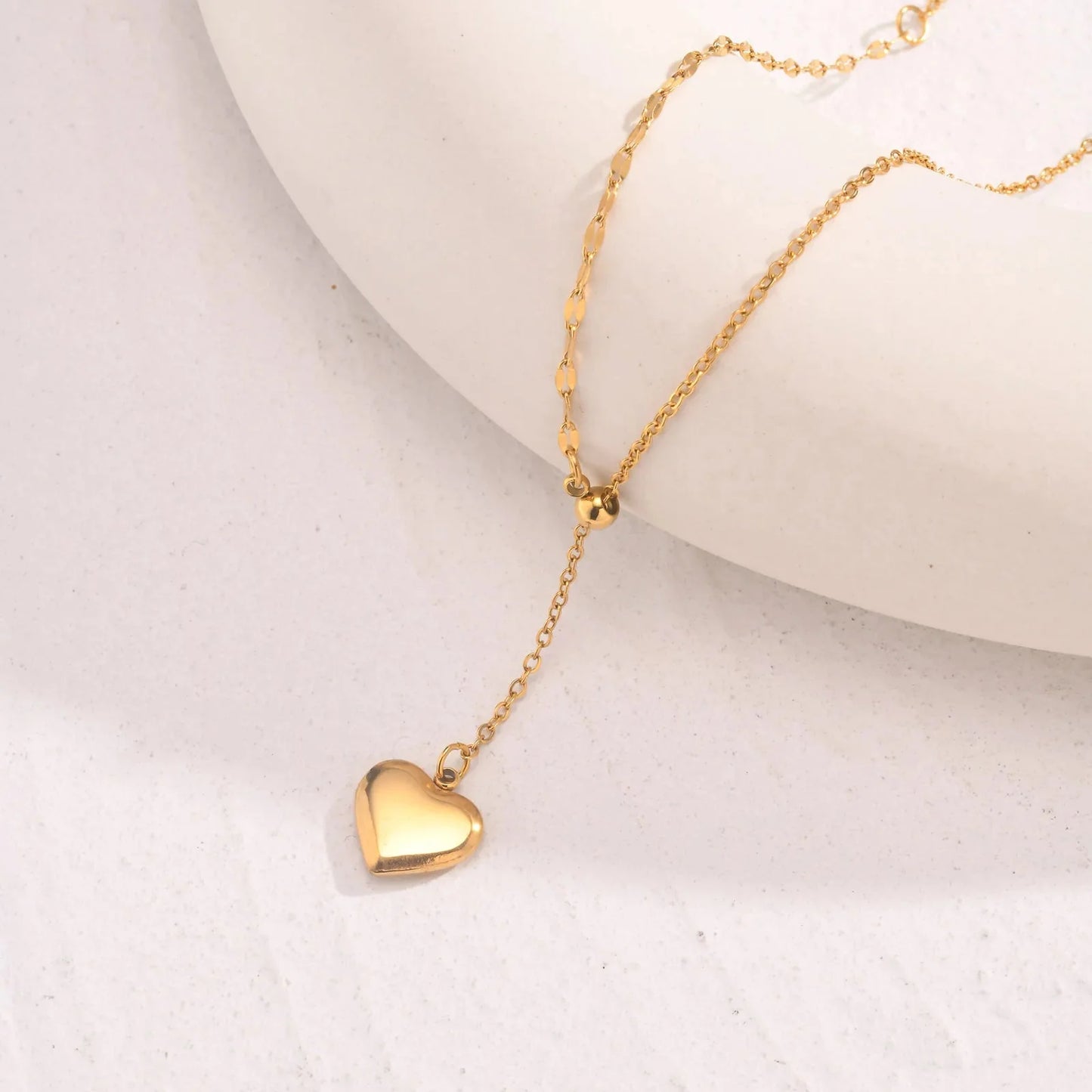 14k Dainty Feminine Heart Dangle Necklace - Veinci