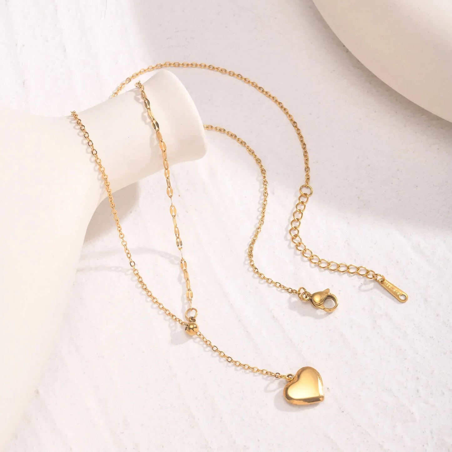14k Dainty Feminine Heart Dangle Necklace - Veinci
