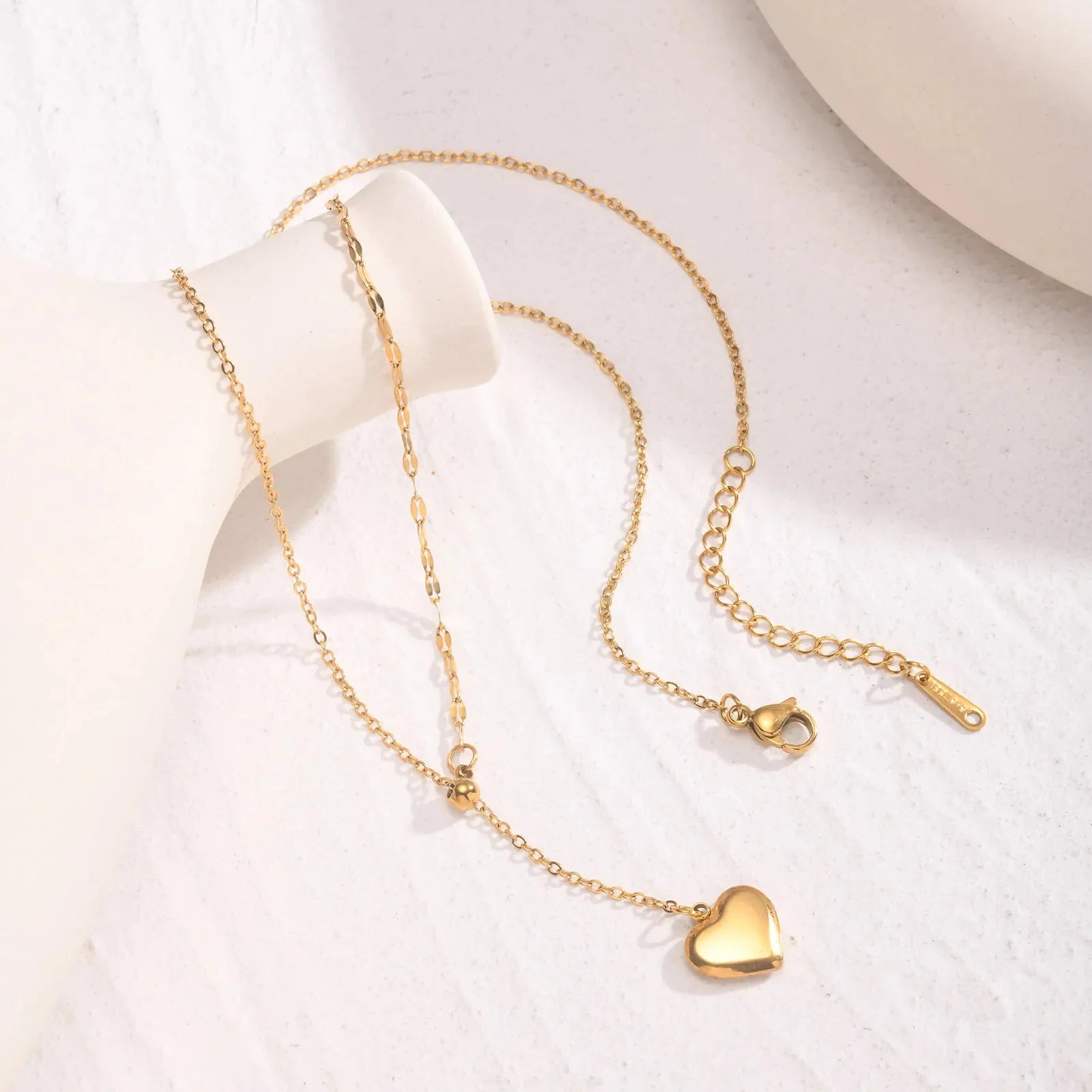 14k Dainty Feminine Heart Dangle Necklace - Veinci