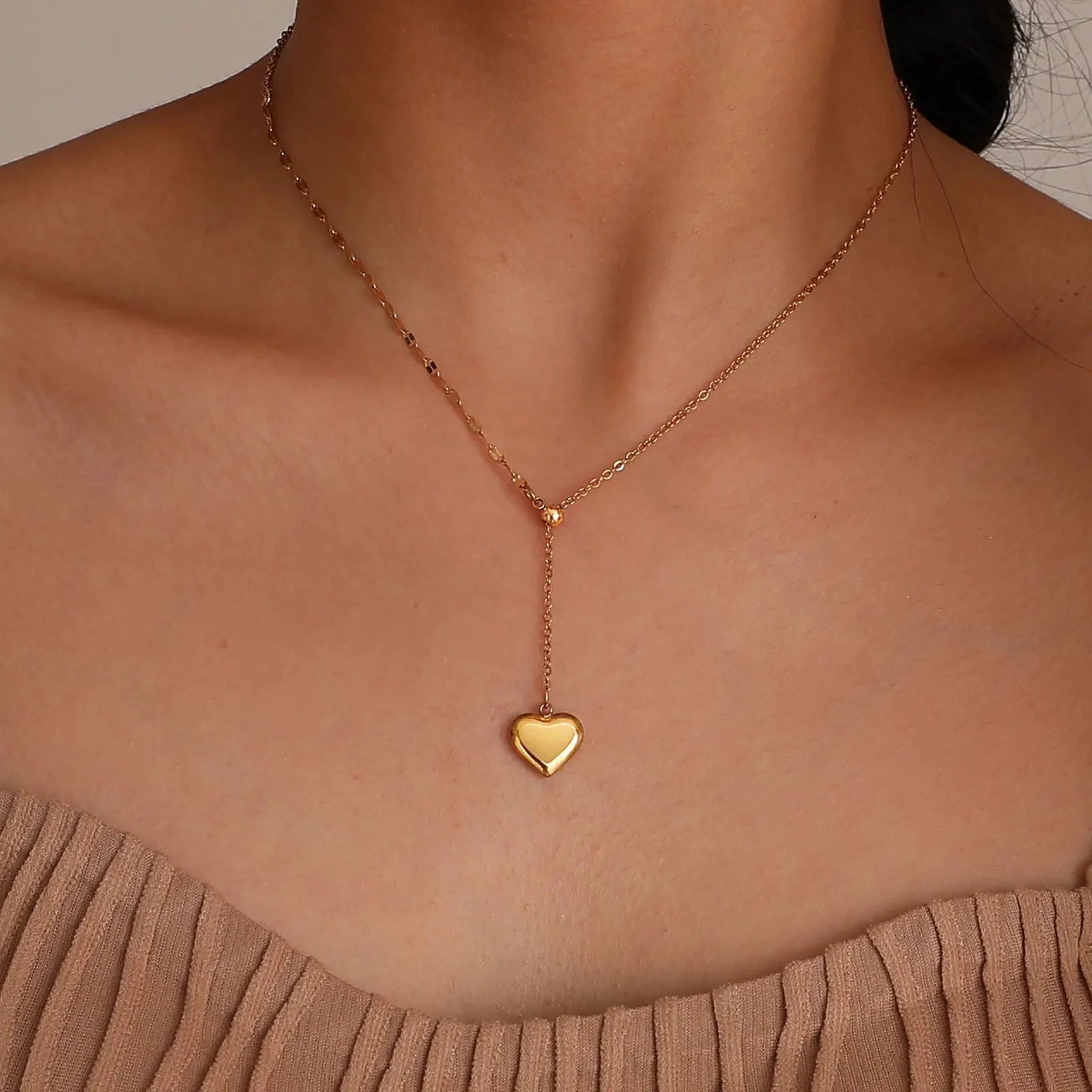 14k Dainty Feminine Heart Dangle Necklace - Veinci