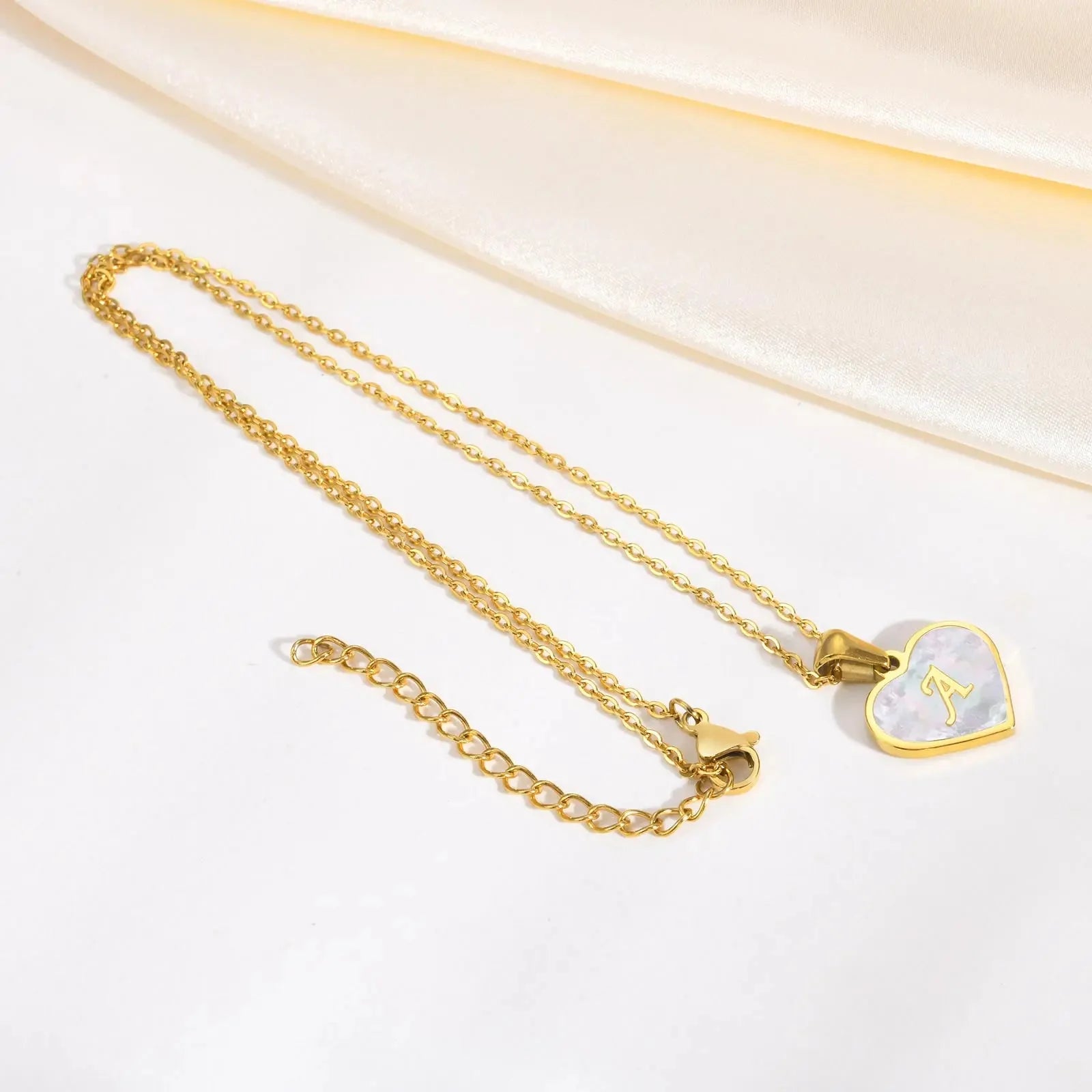 18k Pearl Heart Initial Letter Necklace - Veinci