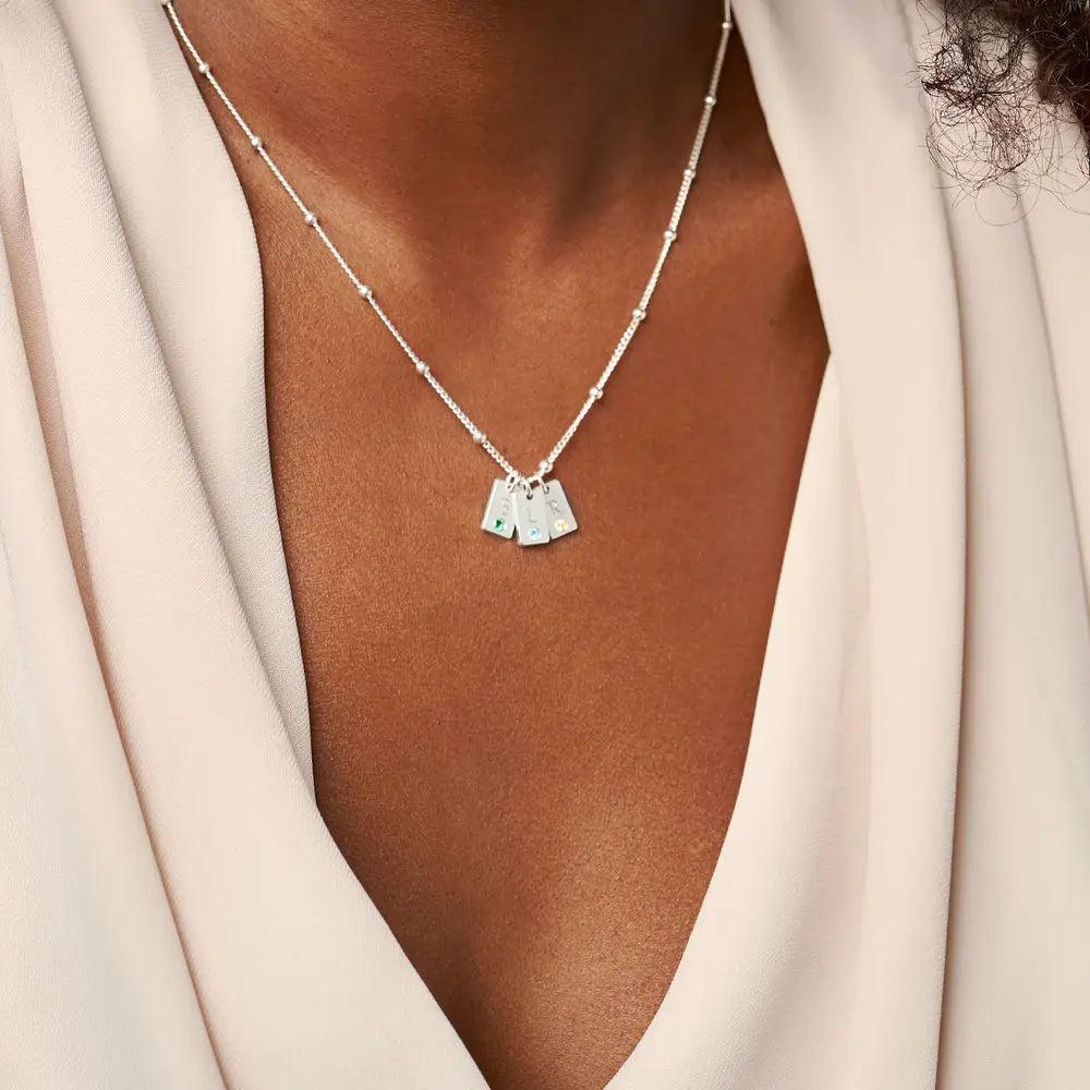 Personalisierte anfängliche Geburtsstein -Charm -Satellitenkette Halskette