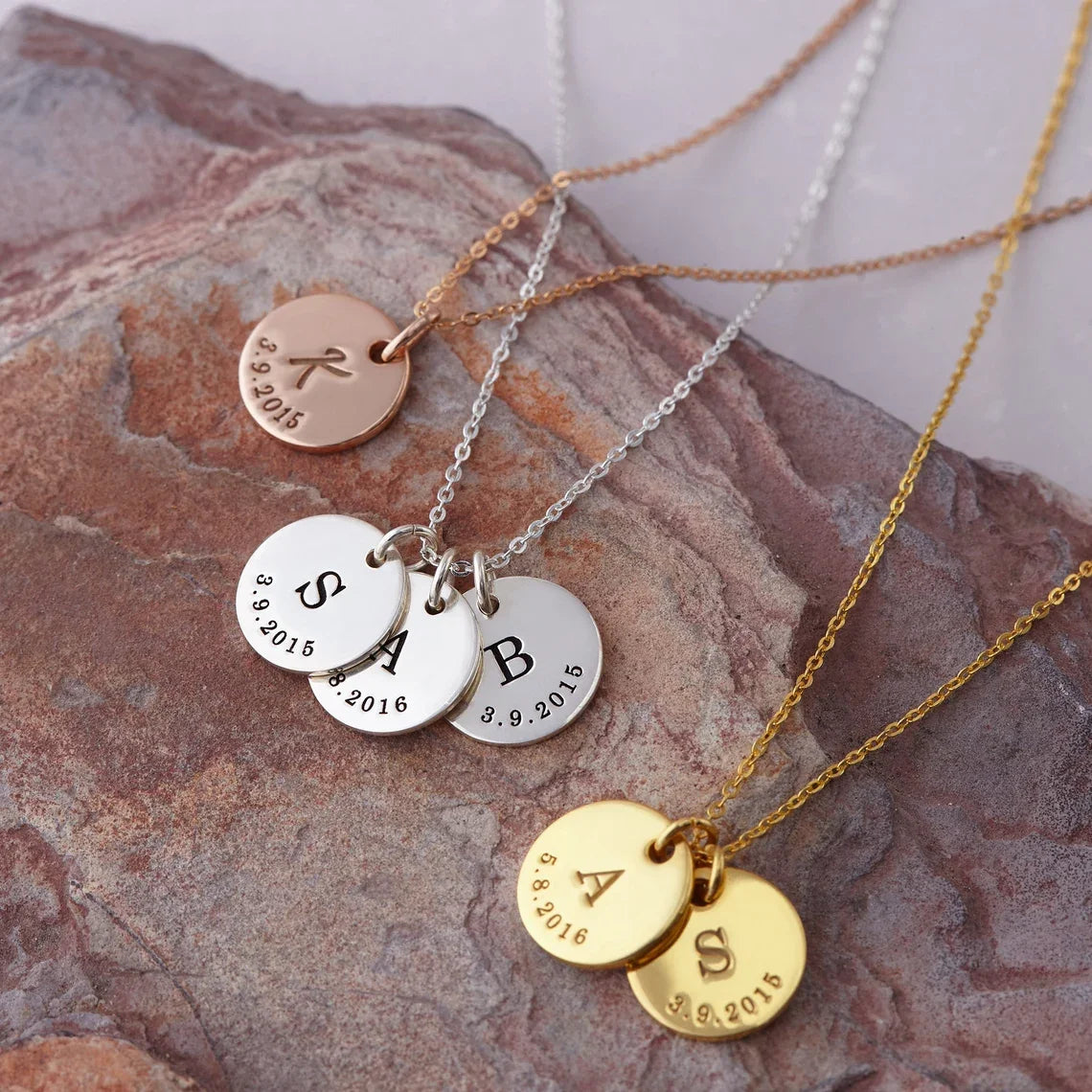 Collar Dainty Personalized Disc Initial & Fate