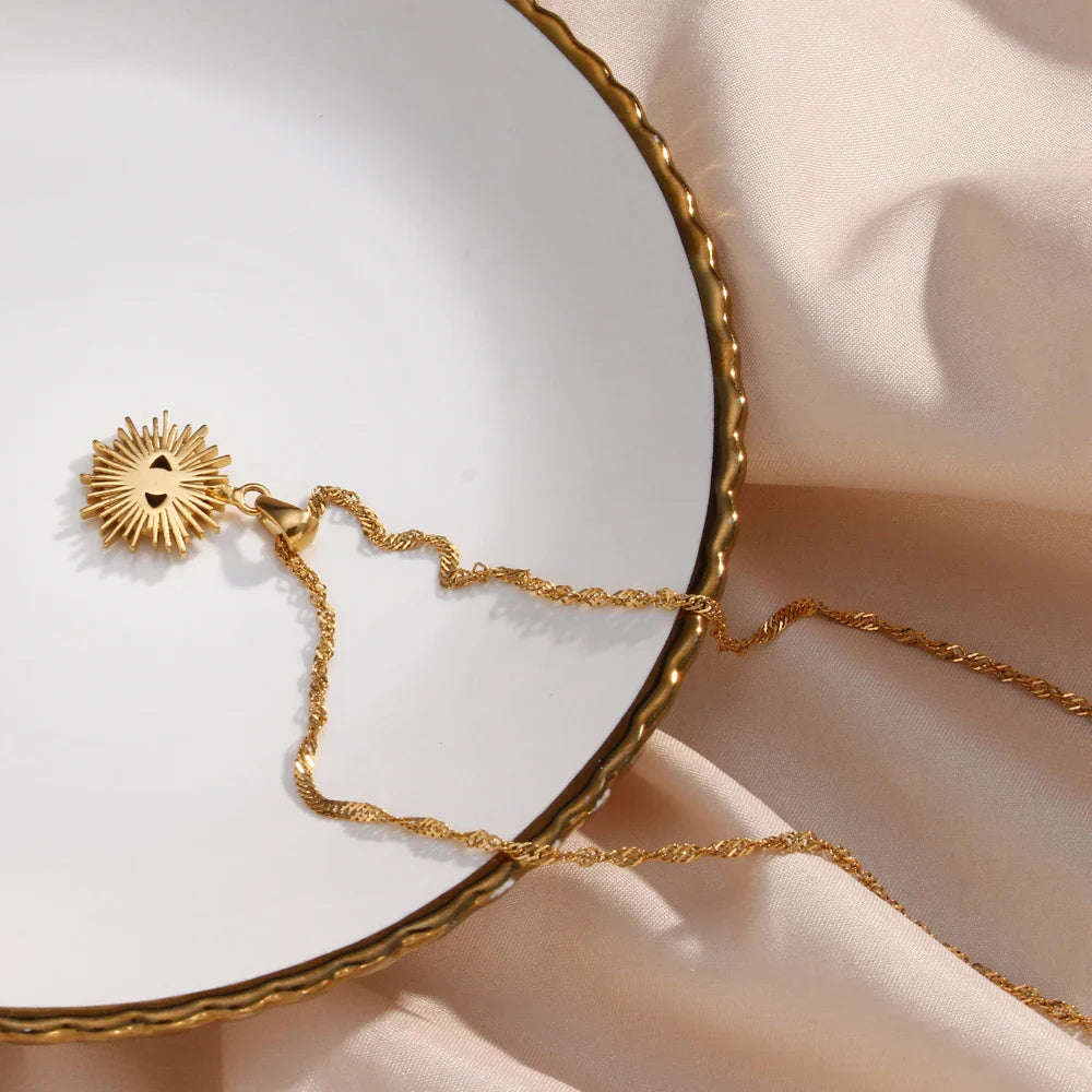 Collar de ojo malvado de diamantes delicados