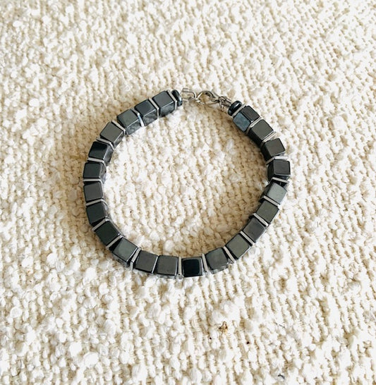 Exklusives Hämatithandmatch -Würfelarmband 6 mm.