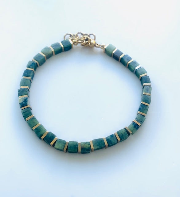 Exklusives Jade -handgefertigtes Würfelarmband 4mm