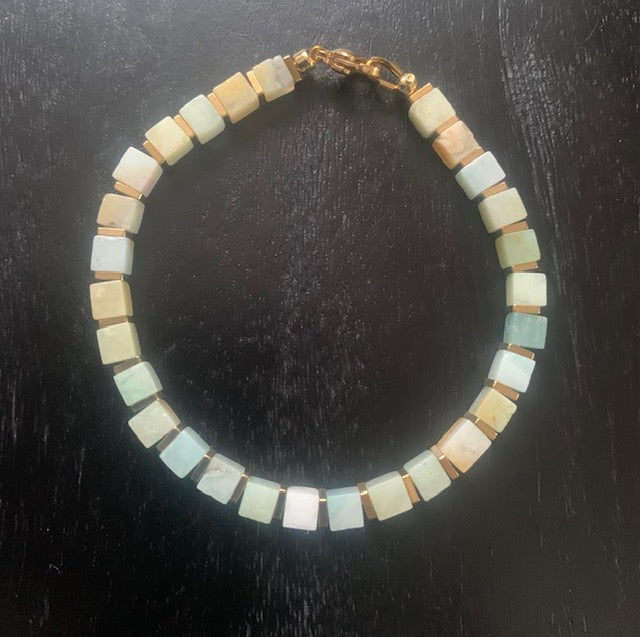 Exklusives Amazonit -Würfel -Perlenarmband 4mm