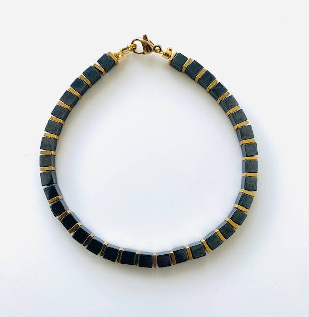 Exklusives Hämatithandmatch -Würfelarmband 4 mm.