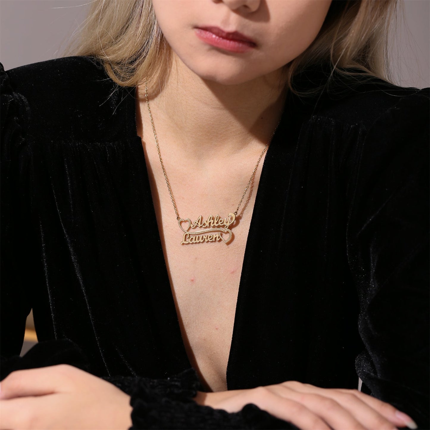 Collar de dos nombres