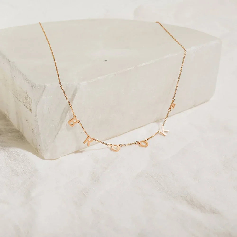 Zierliche Namenswick -Halskette