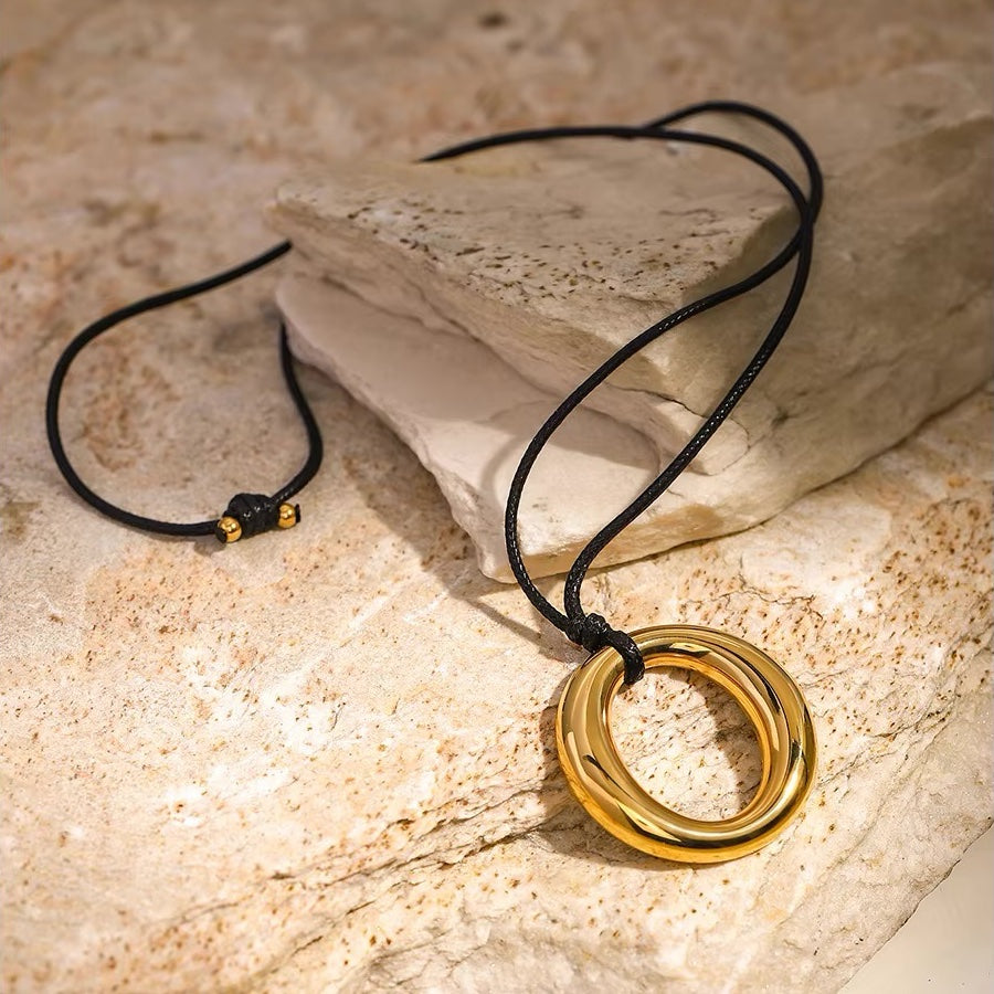 Collar de cuero de círculo abierto vintage