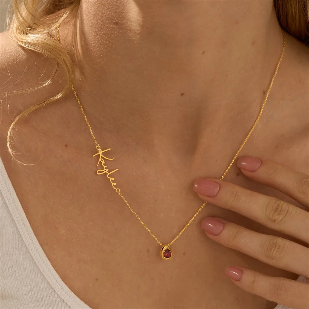 Zierlicher Name und Tränenburkte Halskette