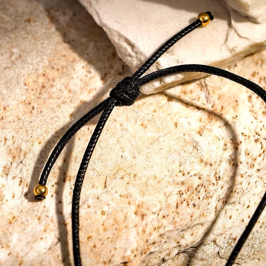 Collar de cuero de círculo abierto vintage