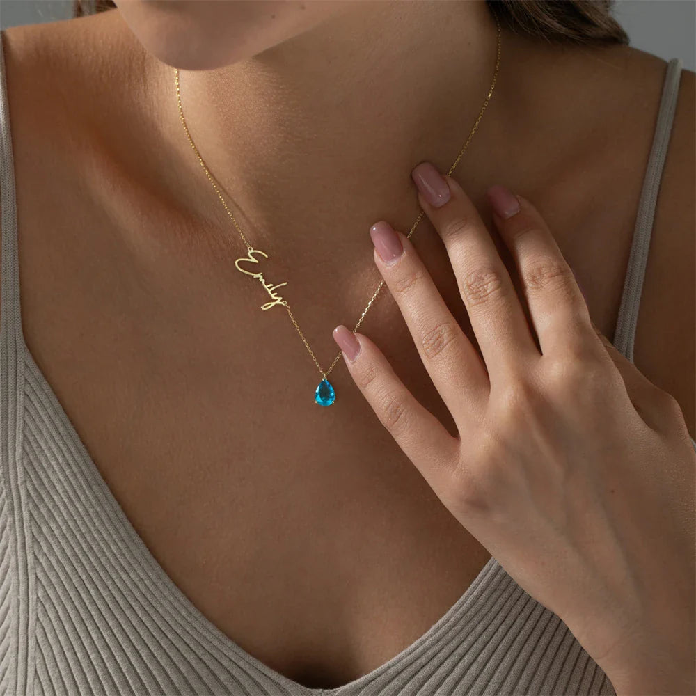 Zierlicher Name und Tränenburkte Halskette