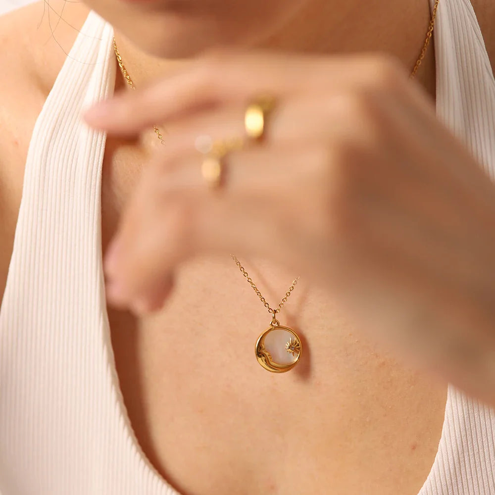 Collares astrológicos de concha delicada