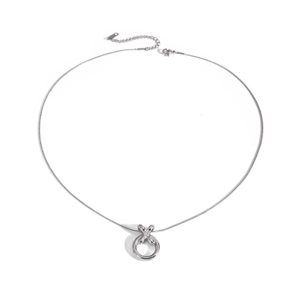 Elegante Xo -Interlaced -Halskette