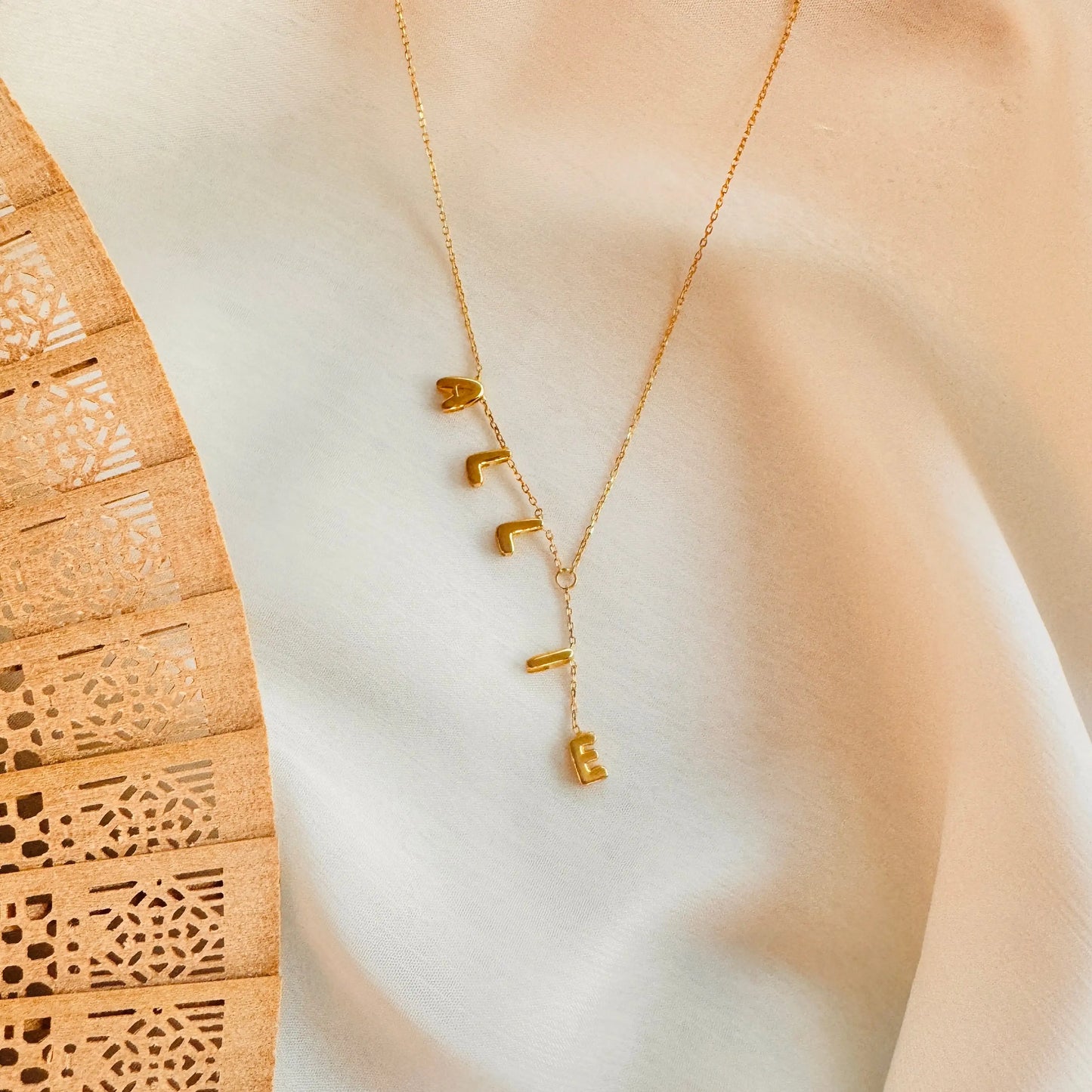 Nombre personalizado Bubble Lariat Collar