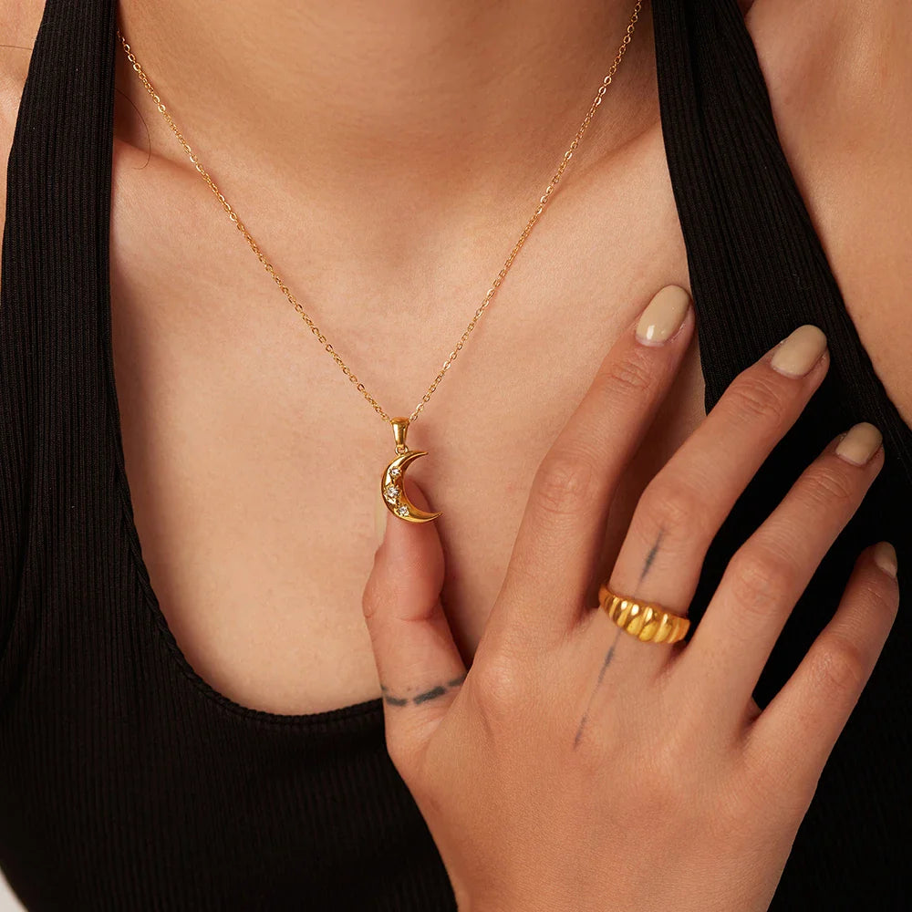 Collier de croissant de lune de 18K