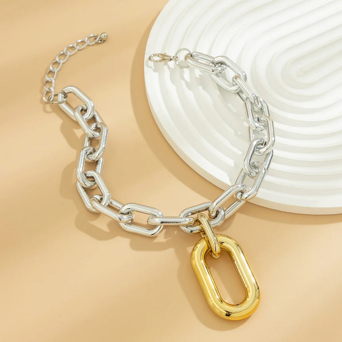 Collier gras à deux tons à deux tons