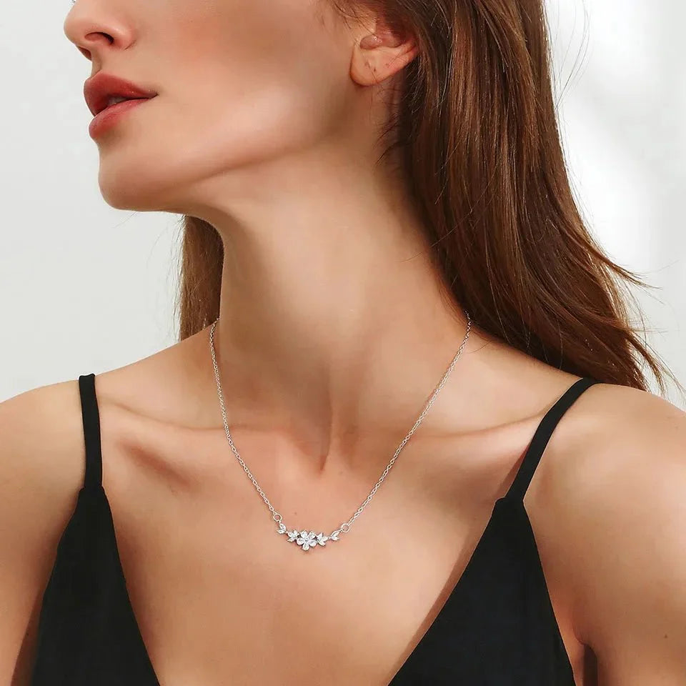Dainty Diamond Floral Petals Necklace - Veinci