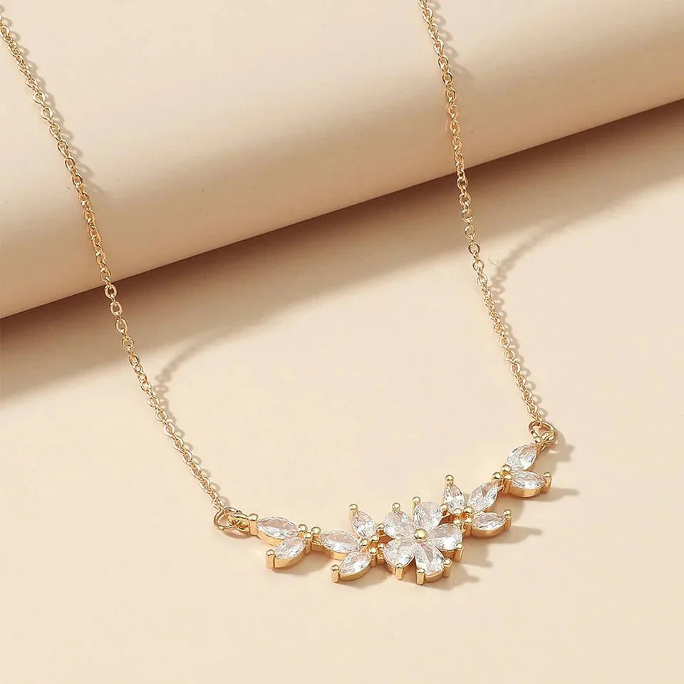 Dainty Diamond Floral Petals Necklace - Veinci