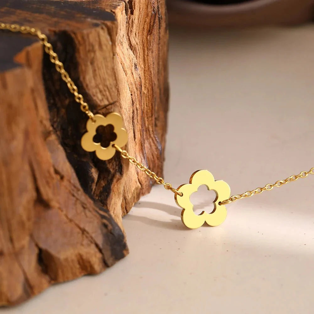 Dainty Floral Outline Neck Pendant Choker Necklace - Veinci