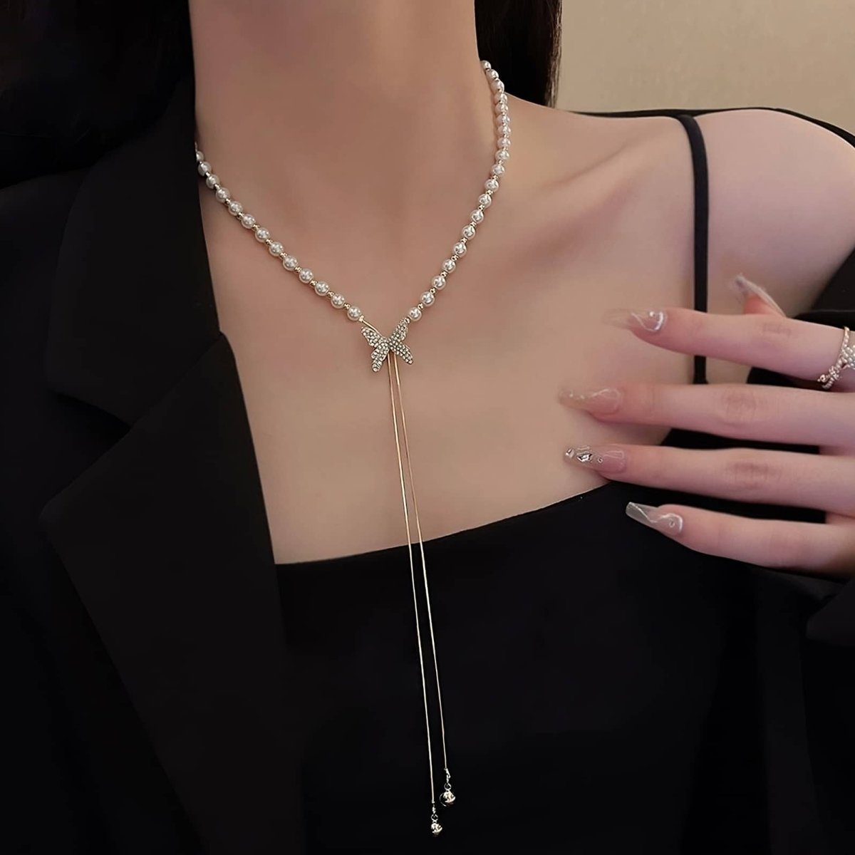 Elegant Adjustable Butterfly Necklace - Veinci
