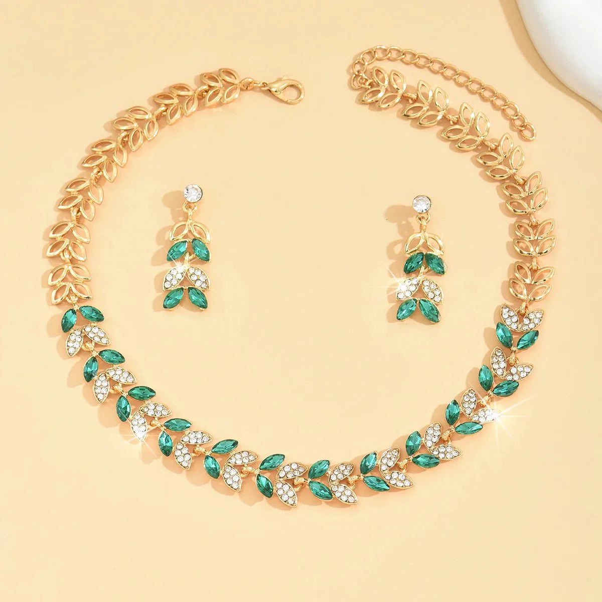 Emerald Leaf Diamond Necklace and Earring Set - Veinci