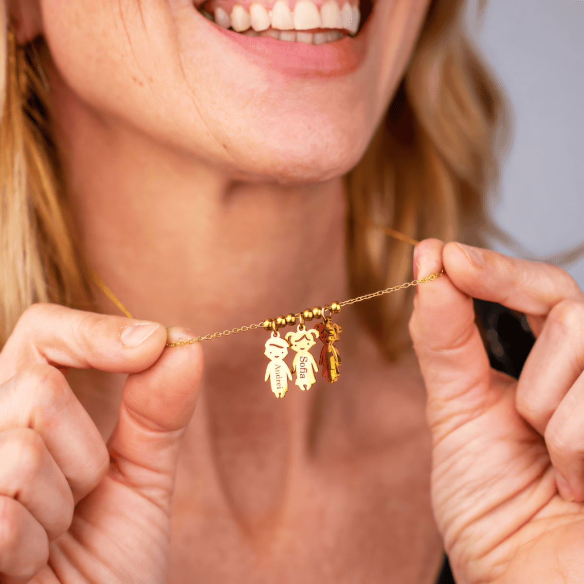 Collar de encanto familiar delicado