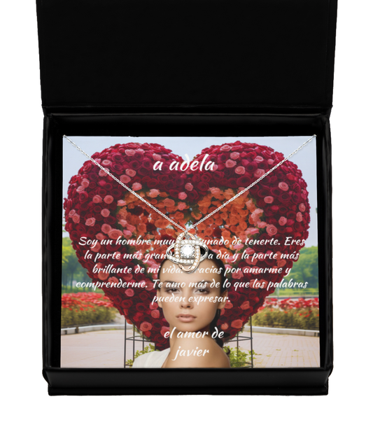 Collar exclusivo de Valentines Love Knot y tarjeta de mensaje personalizada.