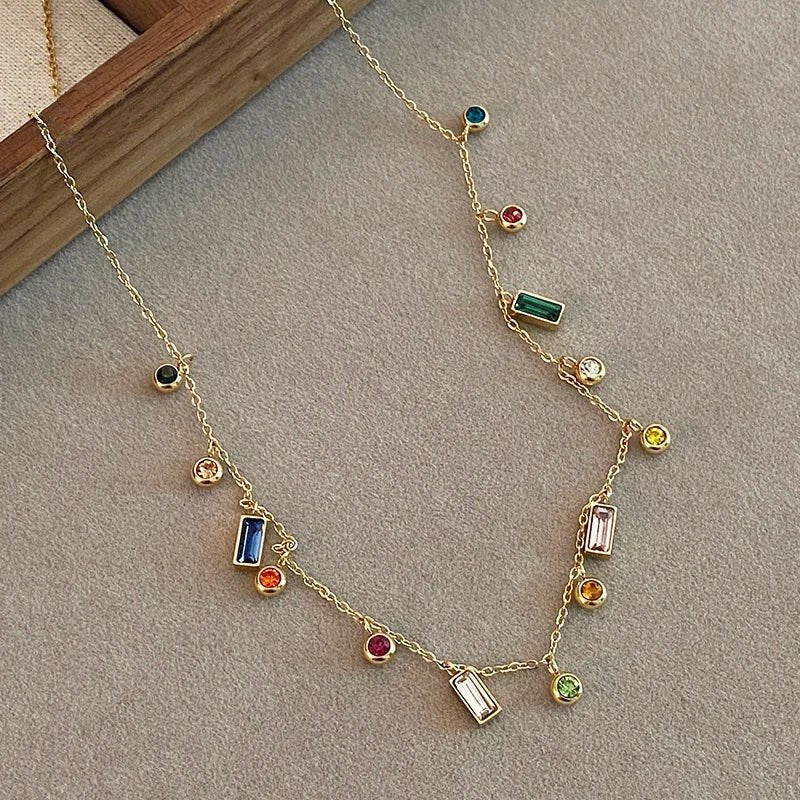 Scattered Dainty Crystals Choker Necklace - Veinci