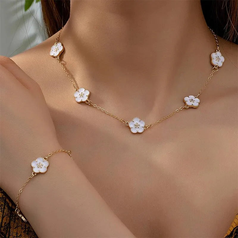 White Accented Clover Necklace and Bracelet Set - Veinci