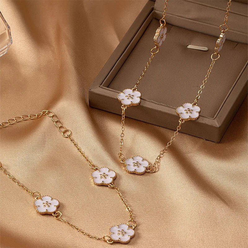White Accented Clover Necklace and Bracelet Set - Veinci