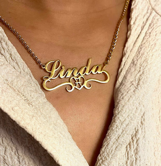 Piscis exclusivo♓ Collar con nombre de corazón.