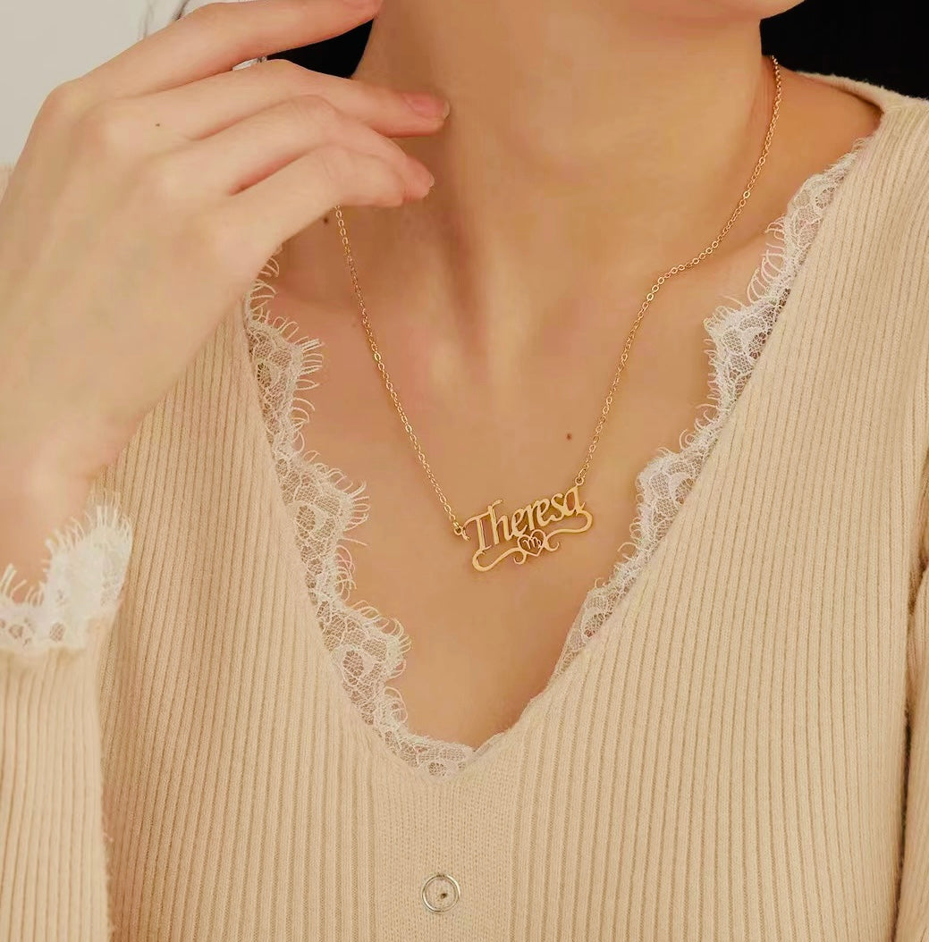 Virgo exclusivo ♍ Collar con nombre de corazón.