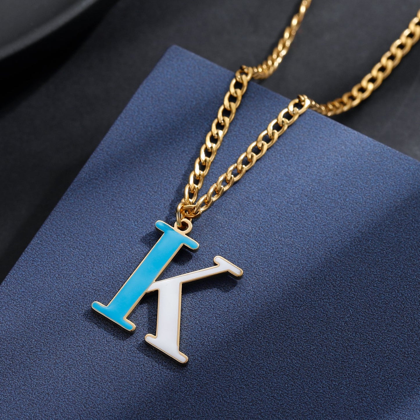 Collar de dos tonos azules y blancos