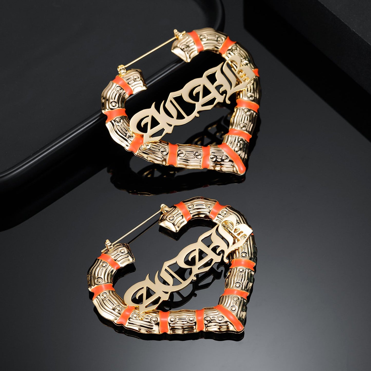 Oranje hartnaam bamboe oorbellen qe413