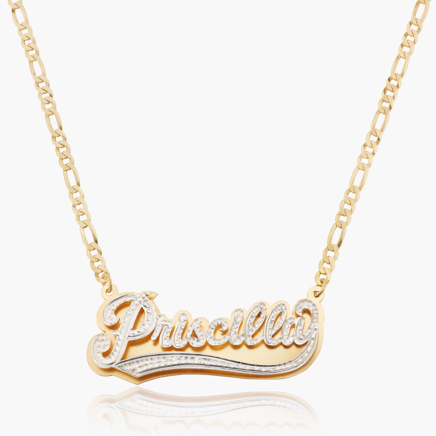 Collar de nombre universitario chapado en el niño