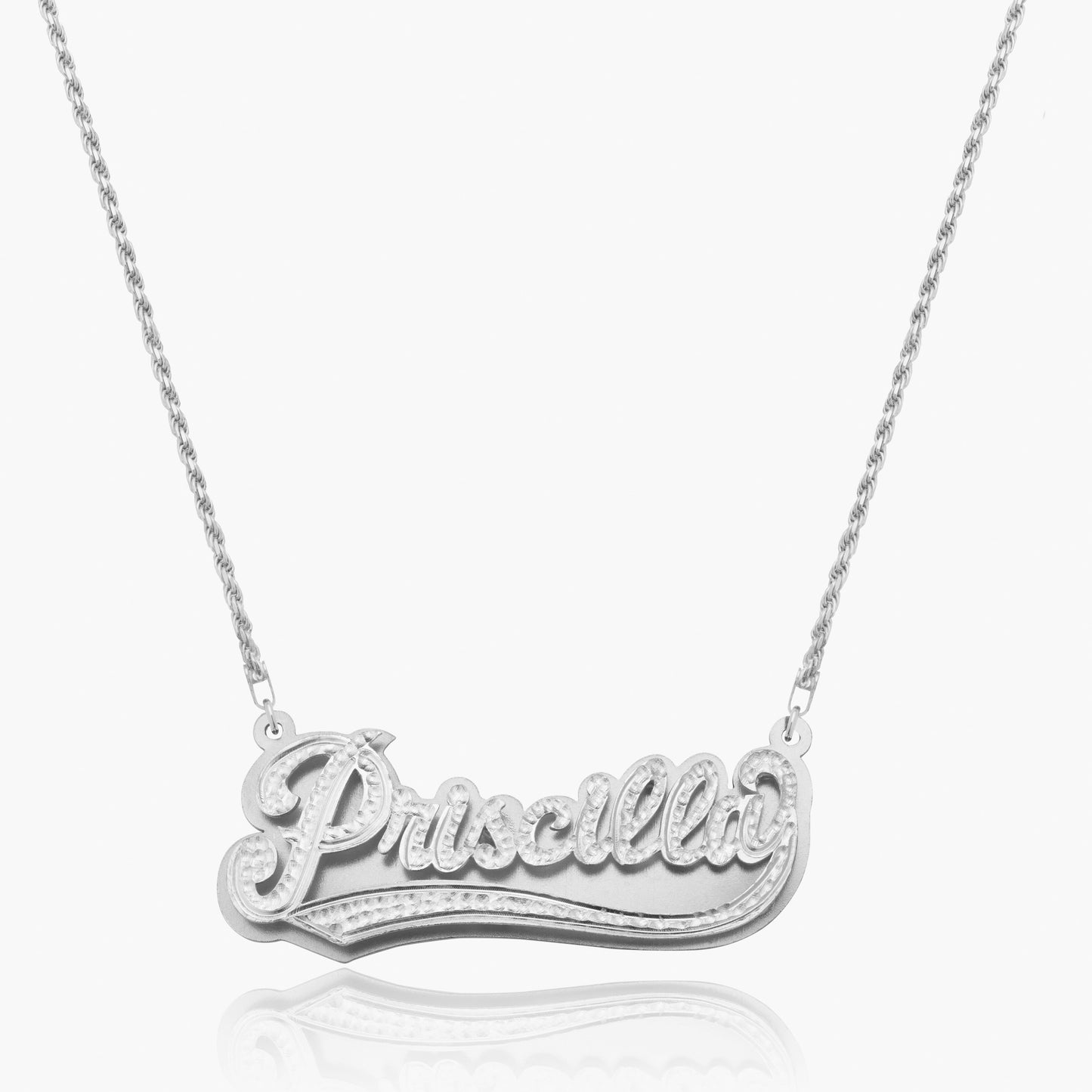 Collar de nombre universitario chapado en el niño