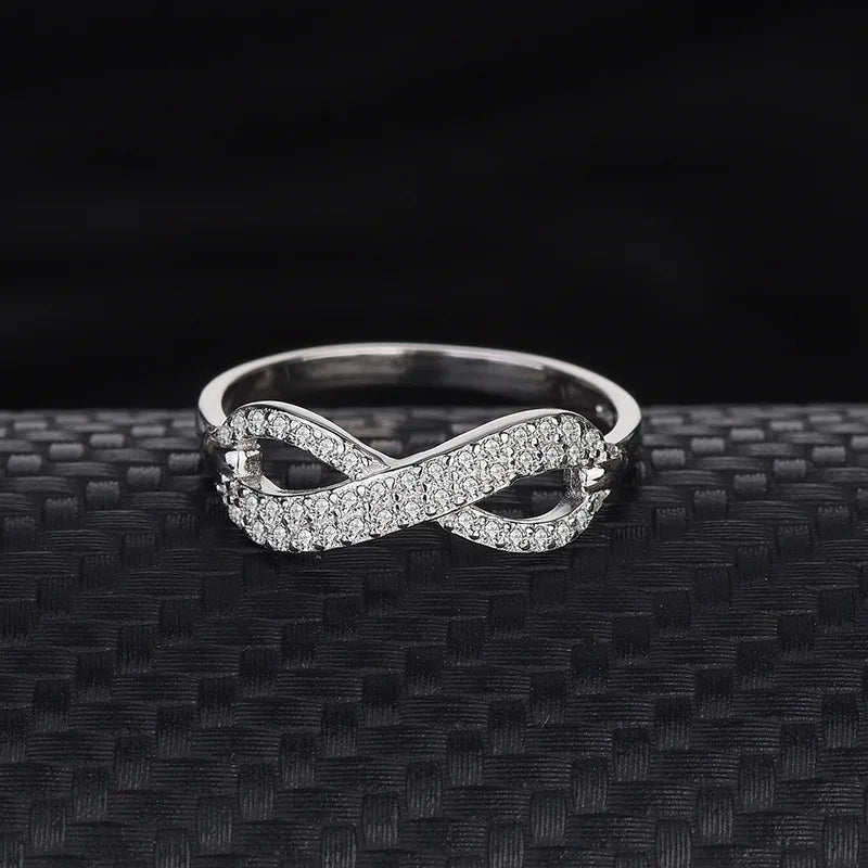 Ewig Ihr Diamantinfinity -Ring
