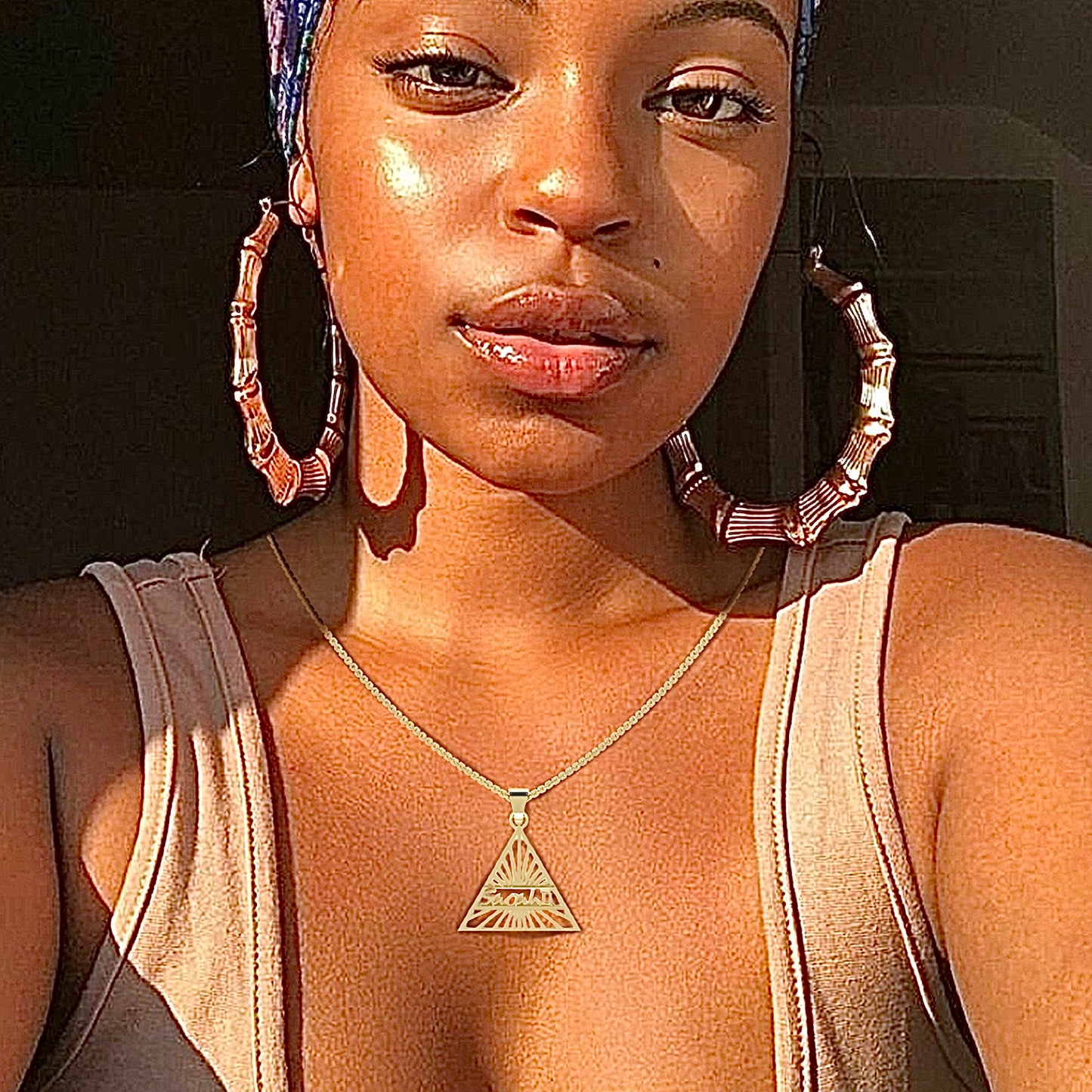 Exklusive benutzerdefinierte Pyramidenname -Halskette