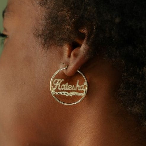 Pendientes de nombre de Kid's Mini Diamond Cut Hoop